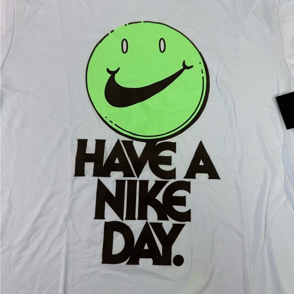 Nike The Nike Tee Have a Nike Day Smiley Face T-Shirt New NWT Graphic Tee